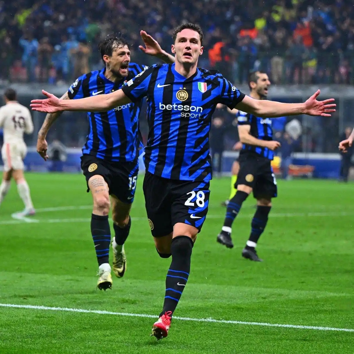 皇马绝杀AC米兰,孙兴慜补时绝平意甲 皇马绝杀AC米兰,孙兴慜补时绝平意甲