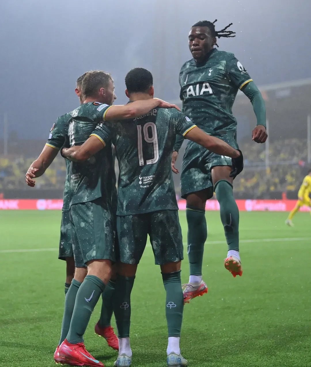 巴黎圣日耳曼战平曼联，托马斯穆勒扑点救主英超