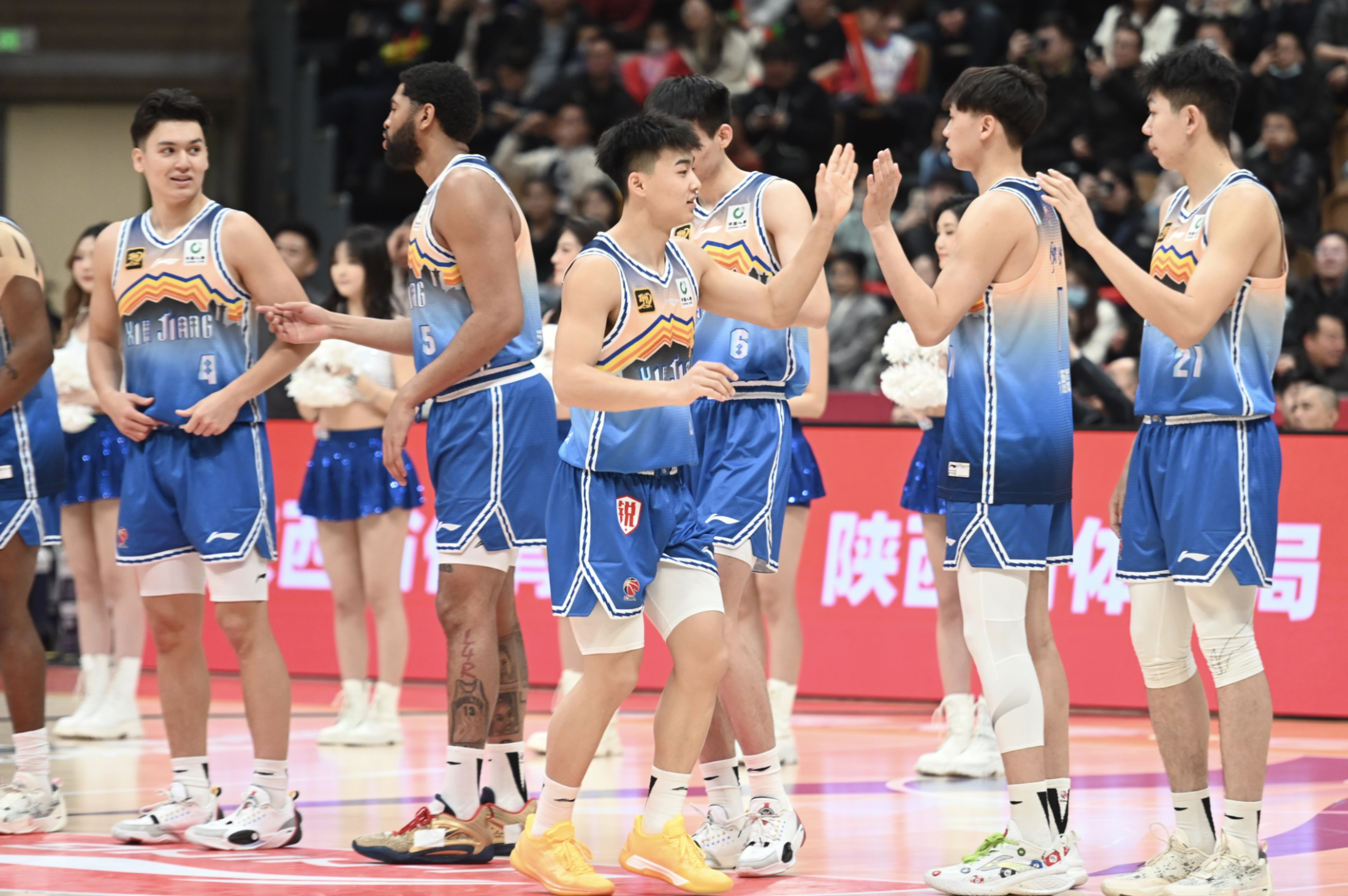 华体会体育-青海队与新疆队的比赛火爆上演